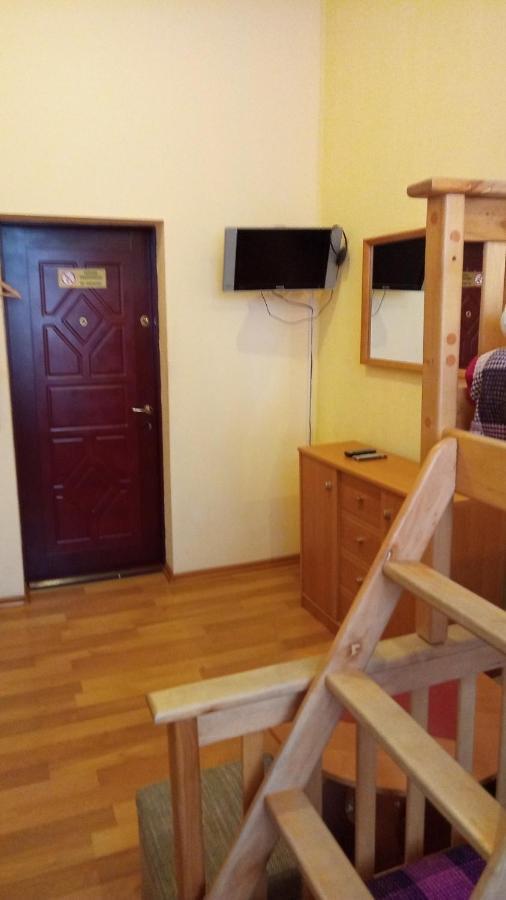 Vishnya Hostel Dnipro Ngoại thất bức ảnh