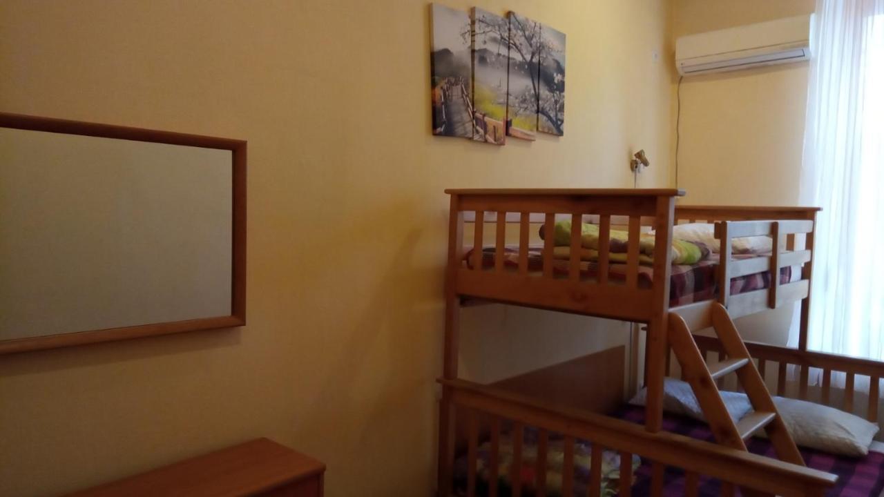 Vishnya Hostel Dnipro Ngoại thất bức ảnh