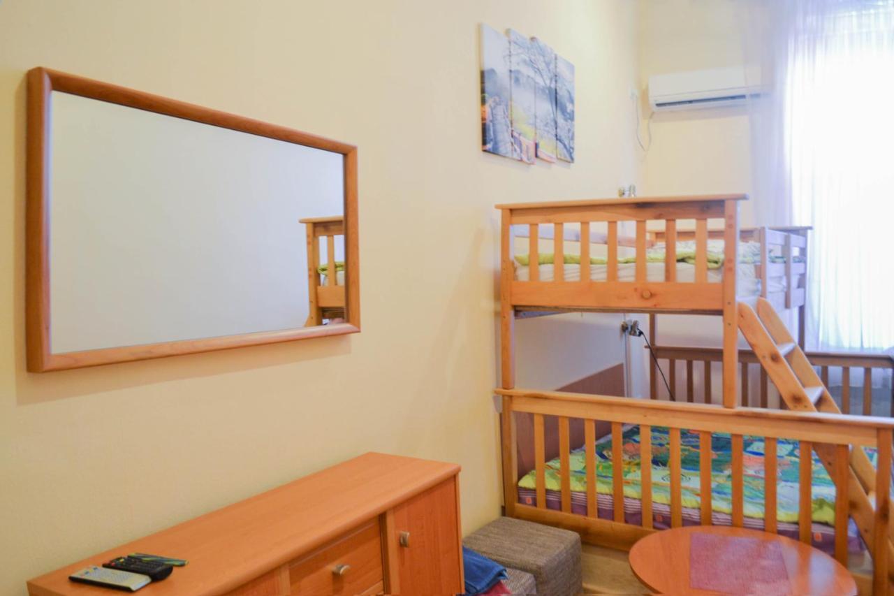 Vishnya Hostel Dnipro Ngoại thất bức ảnh